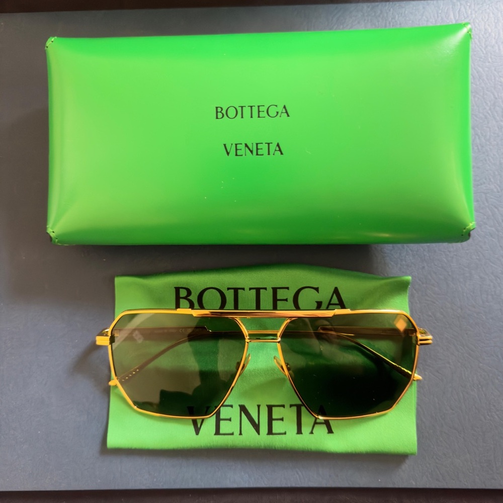 ✨ Bottega Veneta BV1012S Gold Aviator Sunglasses – Green Lenses – NEW ✨